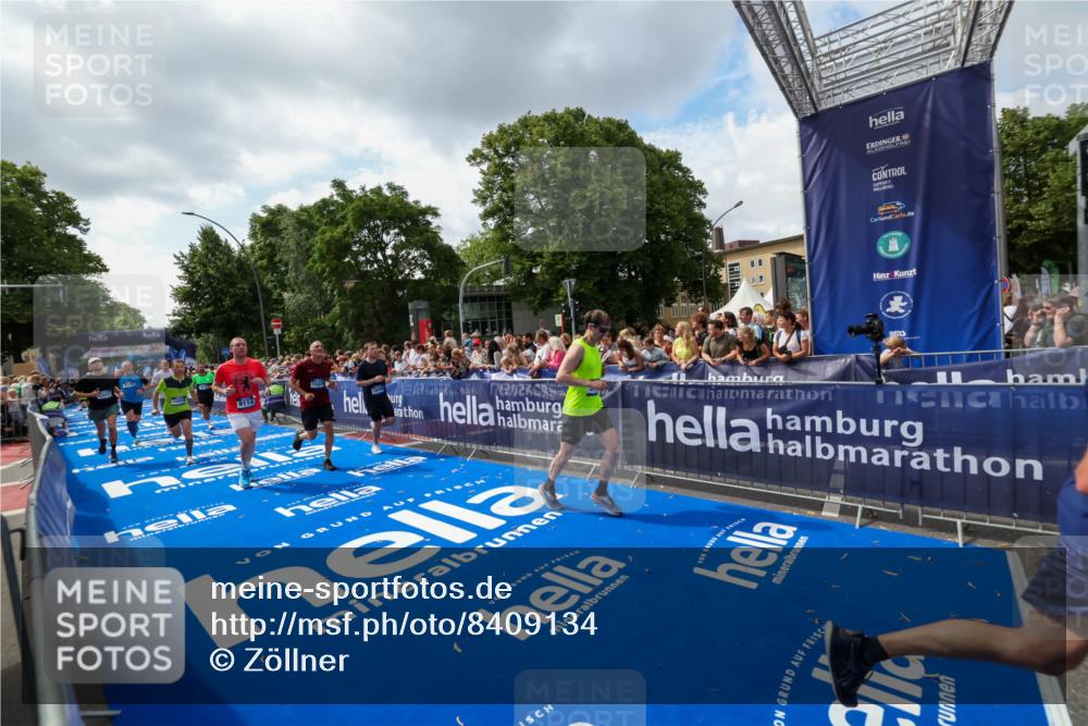 29.06.2025 - hella hamburg halbmarathon Zöllner http://msf.ph/oto/8409134 29.06.2025 10:43:45 Ziel 1976, 3116, 4318, 6903, 6991, 9114, 9159, 11153, 11848, 13421, 14201, 14210, 14690, 15328, 15932, 16105, 17912, 18449, 19090 meine-sportfotos.de