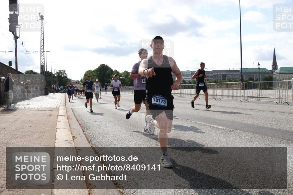 29.06.2025 - hella hamburg halbmarathon Lena Gebhardt http://msf.ph/oto/8409141 29.06.2025 09:50:00 Lombardsbrücke 1615, 14560, 52, 18173, 1343, 1445, 1615, 1675, 1800, 1803, 1975, 2324, 2415, 2573, 2949, 3136, 3282, 3332, 3431, 3530, 4303, 4318, 4425, 4528, 5248, 5409, 5436, 6095, 6123, 6682, 6704, 7035, 7229, 7495, 7774, 7796, 8370, 8465, 8629, 8925, 9264, 9265, 9294, 9296, 9302, 9686, 9711, 9914, 9979, 10680, 10894, 10930, 11765, 11767, 12292, 12327, 12540, 12554, 12839, 12895, 13141, 13457, 13800, 14077, 14204, 14374, 14560, 14629, 14688, 14789, 15094 meine-sportfotos.de