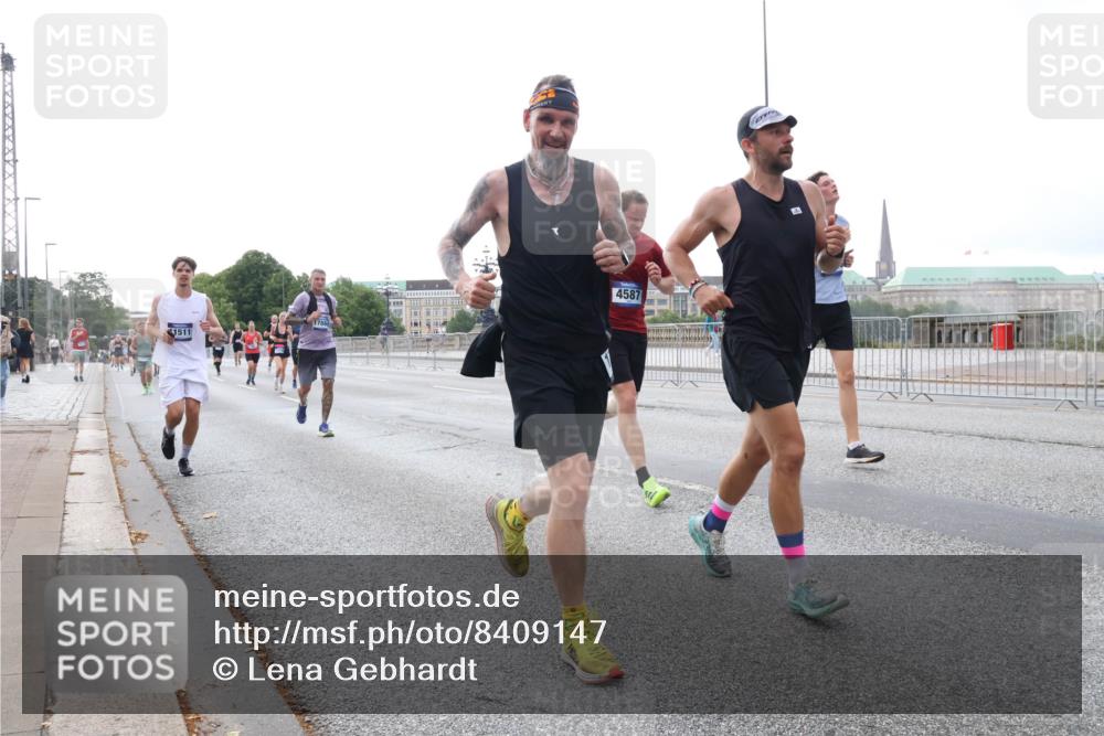 29.06.2025 - hella hamburg halbmarathon Lena Gebhardt http://msf.ph/oto/8409147 29.06.2025 10:04:14 Lombardsbrücke 17880, 1511, 4587, 1032, 1213, 1355, 1367, 1377, 1674, 2852, 2979, 3488, 4095, 4488, 4587, 5058, 5354, 5363, 5365, 5613, 5976, 6142, 6706, 6709, 7017, 7306, 7485, 8177, 8217, 8421, 8422, 8423, 8469, 8727, 9280, 9489, 9526, 9899, 10213, 10756, 10962, 11511, 11582, 11614, 12004, 12005, 12336, 12653, 12998, 13173, 13583, 13625, 14340, 14436, 14917, 15520, 15525, 15678, 16099, 16113, 16753, 16989, 17071, 17098, 17113, 17437 meine-sportfotos.de