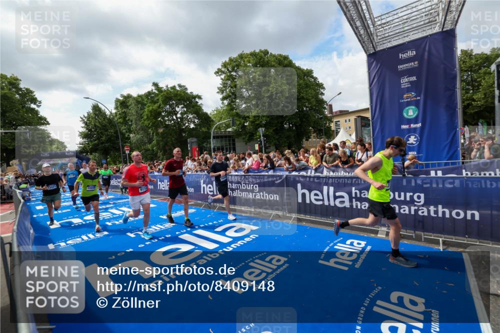 29.06.2025 - hella hamburg halbmarathon Zöllner http://msf.ph/oto/8409148 29.06.2025 10:43:46 Ziel 1976, 3116, 4318, 6903, 6991, 9114, 9159, 11153, 11848, 13421, 14201, 14210, 15328, 15512, 15932, 16062, 16105, 18449, 19090 meine-sportfotos.de