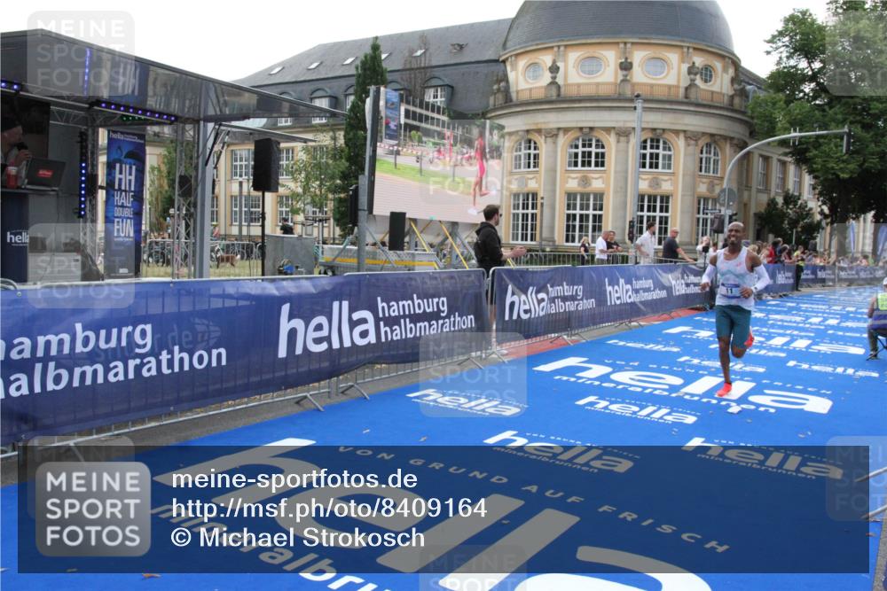 29.06.2025 - hella hamburg halbmarathon Michael Strokosch http://msf.ph/oto/8409164 29.06.2025 10:02:18 Ziel 11 meine-sportfotos.de
