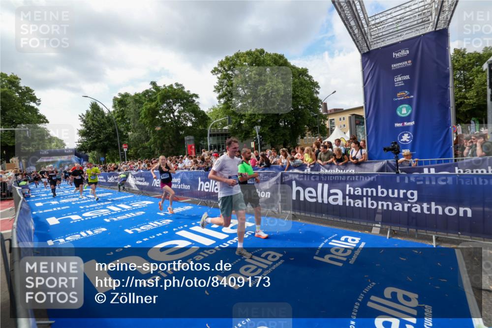 29.06.2025 - hella hamburg halbmarathon Zöllner http://msf.ph/oto/8409173 29.06.2025 10:43:49 Ziel 1976, 3437, 5692, 6903, 6991, 7185, 9159, 9374, 11153, 11778, 11848, 13897, 14201, 14210, 15512, 16062, 16105, 18650, 19090 meine-sportfotos.de