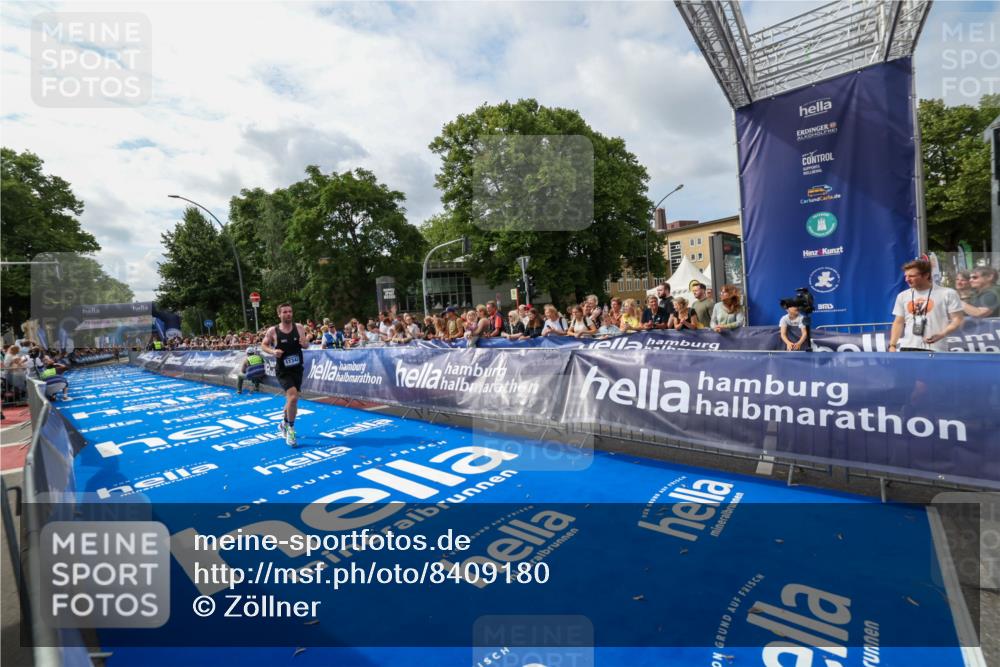 29.06.2025 - hella hamburg halbmarathon Zöllner http://msf.ph/oto/8409180 29.06.2025 10:19:01 Ziel 11342 meine-sportfotos.de