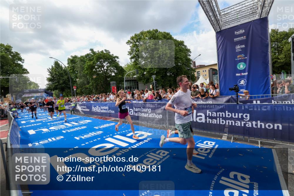 29.06.2025 - hella hamburg halbmarathon Zöllner http://msf.ph/oto/8409181 29.06.2025 10:43:49 Ziel 1976, 3437, 5692, 6903, 6991, 7185, 9159, 9374, 11153, 11778, 11848, 13897, 14201, 14210, 15512, 16062, 16105, 18650, 19090 meine-sportfotos.de