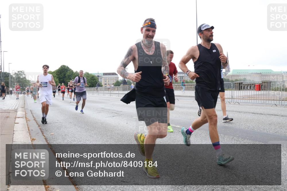 29.06.2025 - hella hamburg halbmarathon Lena Gebhardt http://msf.ph/oto/8409184 29.06.2025 10:04:14 Lombardsbrücke 1511, 1032, 1213, 1355, 1367, 1377, 1674, 2852, 2979, 3488, 4095, 4488, 4587, 5058, 5354, 5363, 5365, 5613, 5976, 6142, 6706, 6709, 7017, 7306, 7485, 8177, 8217, 8421, 8422, 8423, 8469, 8727, 9280, 9489, 9526, 9899, 10213, 10756, 10962, 11511, 11582, 11614, 12004, 12005, 12336, 12653, 12998, 13173, 13583, 13625, 14340, 14436, 14917, 15520, 15525, 15678, 16099, 16113, 16753, 16989, 17071, 17098, 17113, 17437 meine-sportfotos.de