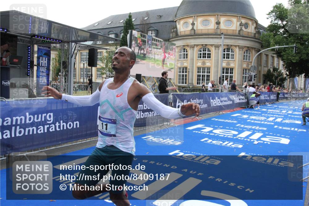 29.06.2025 - hella hamburg halbmarathon Michael Strokosch http://msf.ph/oto/8409187 29.06.2025 10:02:19 Ziel 11, 25 meine-sportfotos.de