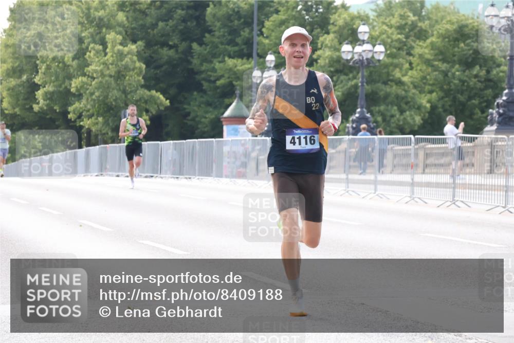 29.06.2025 - hella hamburg halbmarathon Lena Gebhardt http://msf.ph/oto/8409188 29.06.2025 09:38:09 Lombardsbrücke 22, 4116, 45, 50, 3944, 4116, 12673 meine-sportfotos.de
