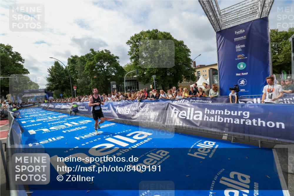 29.06.2025 - hella hamburg halbmarathon Zöllner http://msf.ph/oto/8409191 29.06.2025 10:19:01 Ziel 11342 meine-sportfotos.de