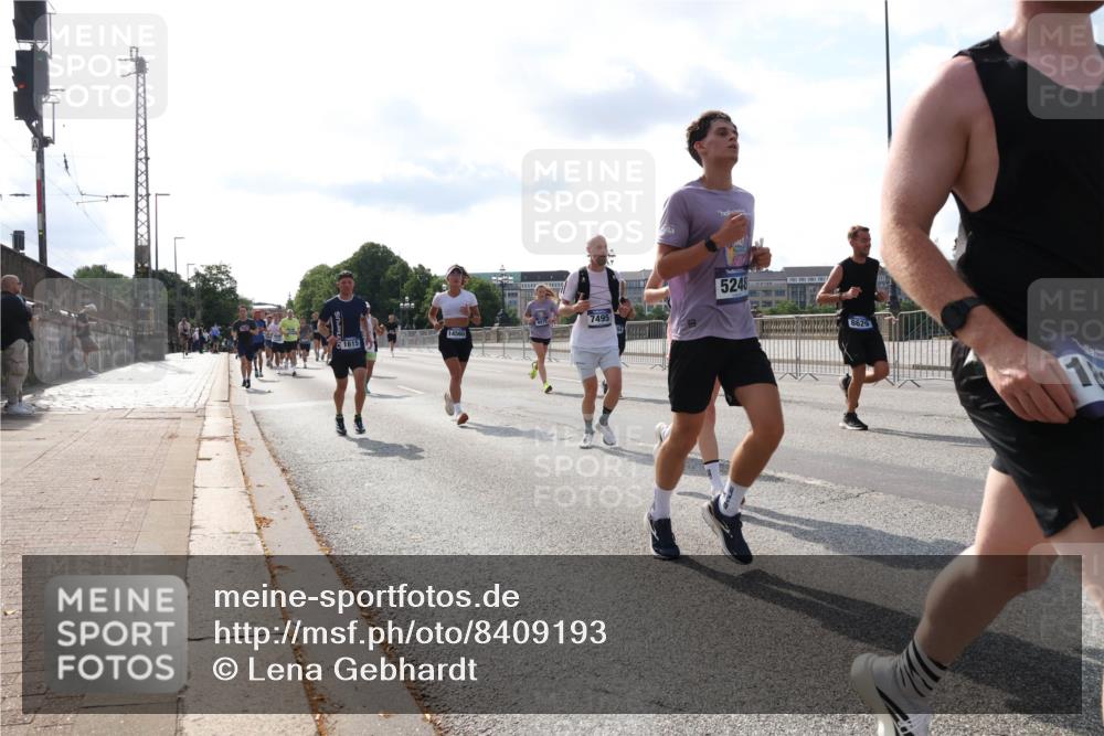 29.06.2025 - hella hamburg halbmarathon Lena Gebhardt http://msf.ph/oto/8409193 29.06.2025 09:50:00 Lombardsbrücke 1615, 14560, 7495, 5248, 8629, 1343, 1445, 1615, 1675, 1800, 1803, 1975, 2324, 2415, 2573, 2949, 3136, 3282, 3332, 3431, 3530, 4303, 4318, 4425, 4528, 5248, 5409, 5436, 6095, 6123, 6682, 6704, 7035, 7229, 7495, 7774, 7796, 8370, 8465, 8629, 8925, 9264, 9265, 9294, 9296, 9302, 9686, 9711, 9914, 9979, 10680, 10894, 10930, 11765, 11767, 12292, 12327, 12540, 12554, 12839, 12895, 13141, 13457, 13800, 14077, 14204, 14374, 14560, 14629, 14688, 14789, 15094 meine-sportfotos.de