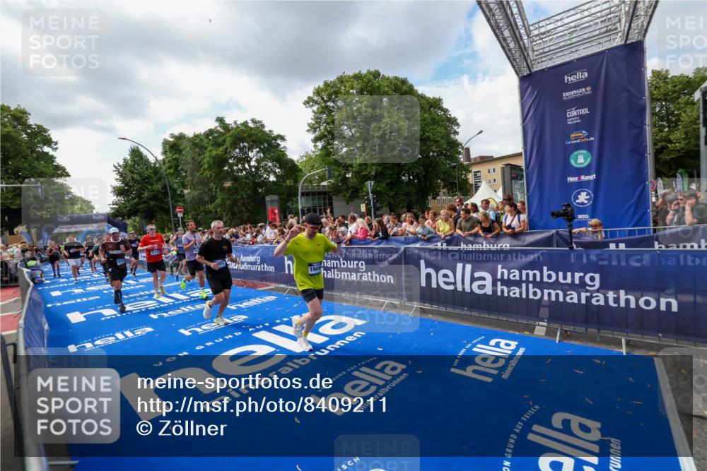 29.06.2025 - hella hamburg halbmarathon Zöllner http://msf.ph/oto/8409211 29.06.2025 10:43:51 Ziel 1976, 3437, 3697, 5624, 5692, 6991, 7185, 9043, 9159, 9374, 11153, 11778, 11848, 13897, 14861, 15512, 16062, 16105, 18650, 19090 meine-sportfotos.de