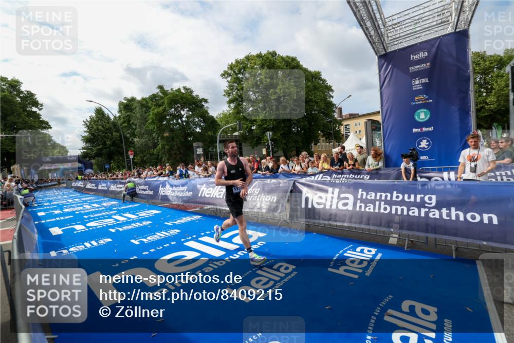 29.06.2025 - hella hamburg halbmarathon Zöllner http://msf.ph/oto/8409215 29.06.2025 10:19:02 Ziel 11342 meine-sportfotos.de