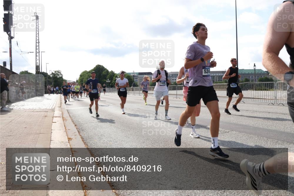 29.06.2025 - hella hamburg halbmarathon Lena Gebhardt http://msf.ph/oto/8409216 29.06.2025 09:50:00 Lombardsbrücke 1615, 14560, 7495, 524, 8629, 1343, 1445, 1615, 1675, 1800, 1803, 1975, 2324, 2415, 2573, 2949, 3136, 3282, 3332, 3431, 3530, 4303, 4318, 4425, 4528, 5248, 5409, 5436, 6095, 6123, 6682, 6704, 7035, 7229, 7495, 7774, 7796, 8370, 8465, 8629, 8925, 9264, 9265, 9294, 9296, 9302, 9686, 9711, 9914, 9979, 10680, 10894, 10930, 11765, 11767, 12292, 12327, 12540, 12554, 12839, 12895, 13141, 13457, 13800, 14077, 14204, 14374, 14560, 14629, 14688, 14789, 15094 meine-sportfotos.de