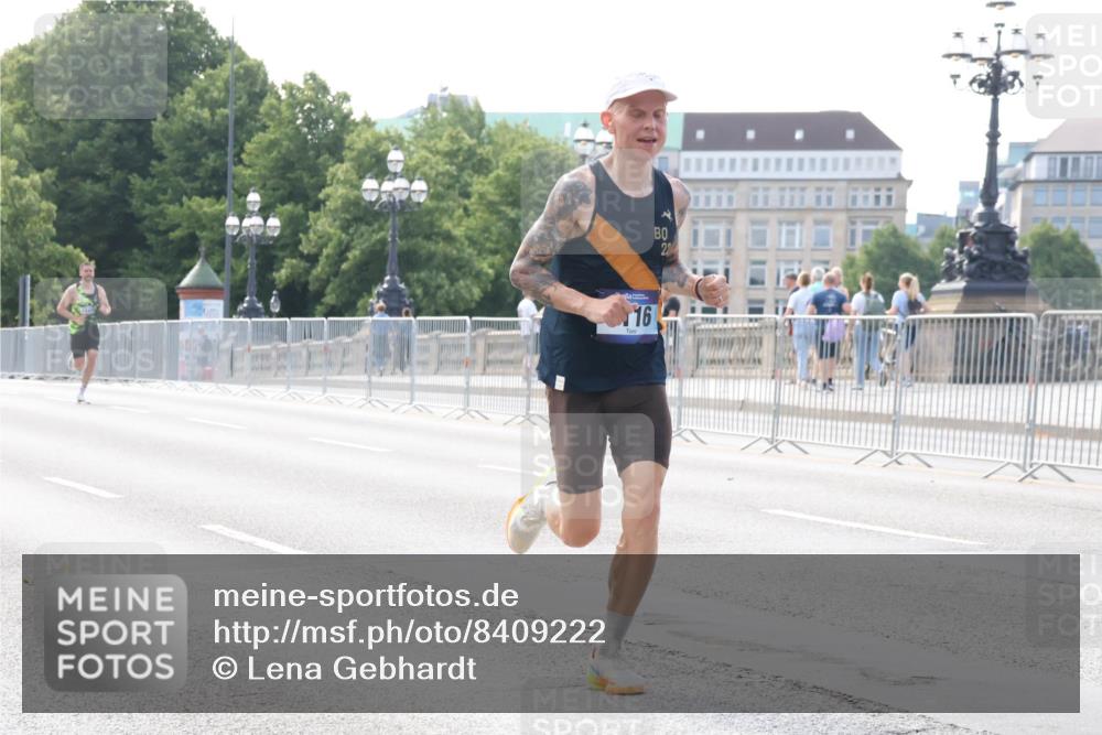 29.06.2025 - hella hamburg halbmarathon Lena Gebhardt http://msf.ph/oto/8409222 29.06.2025 09:38:10 Lombardsbrücke 16, 22, 45, 50, 3944, 4116, 12673 meine-sportfotos.de