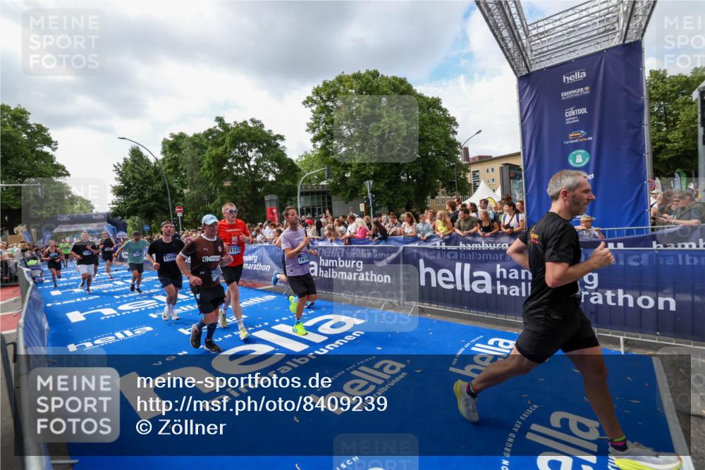 29.06.2025 - hella hamburg halbmarathon Zöllner http://msf.ph/oto/8409239 29.06.2025 10:43:52 Ziel 1976, 3437, 3697, 3907, 5624, 5692, 6991, 7185, 9043, 9159, 9374, 10493, 11153, 11778, 11809, 11848, 12966, 13897, 14861, 15512, 16062, 16105, 18650, 18678, 19090 meine-sportfotos.de