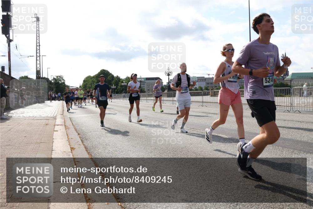 29.06.2025 - hella hamburg halbmarathon Lena Gebhardt http://msf.ph/oto/8409245 29.06.2025 09:50:00 Lombardsbrücke 1615, 14560, 7495, 5248, 1343, 1445, 1615, 1675, 1800, 1803, 1975, 2324, 2415, 2573, 2949, 3136, 3282, 3332, 3431, 3530, 4303, 4318, 4425, 4528, 5248, 5409, 5436, 6095, 6123, 6682, 6704, 7035, 7229, 7495, 7774, 7796, 8370, 8465, 8629, 8925, 9264, 9265, 9294, 9296, 9302, 9686, 9711, 9914, 9979, 10680, 10894, 10930, 11765, 11767, 12292, 12327, 12540, 12554, 12839, 12895, 13141, 13457, 13800, 14077, 14204, 14374, 14560, 14629, 14688, 14789, 15094 meine-sportfotos.de