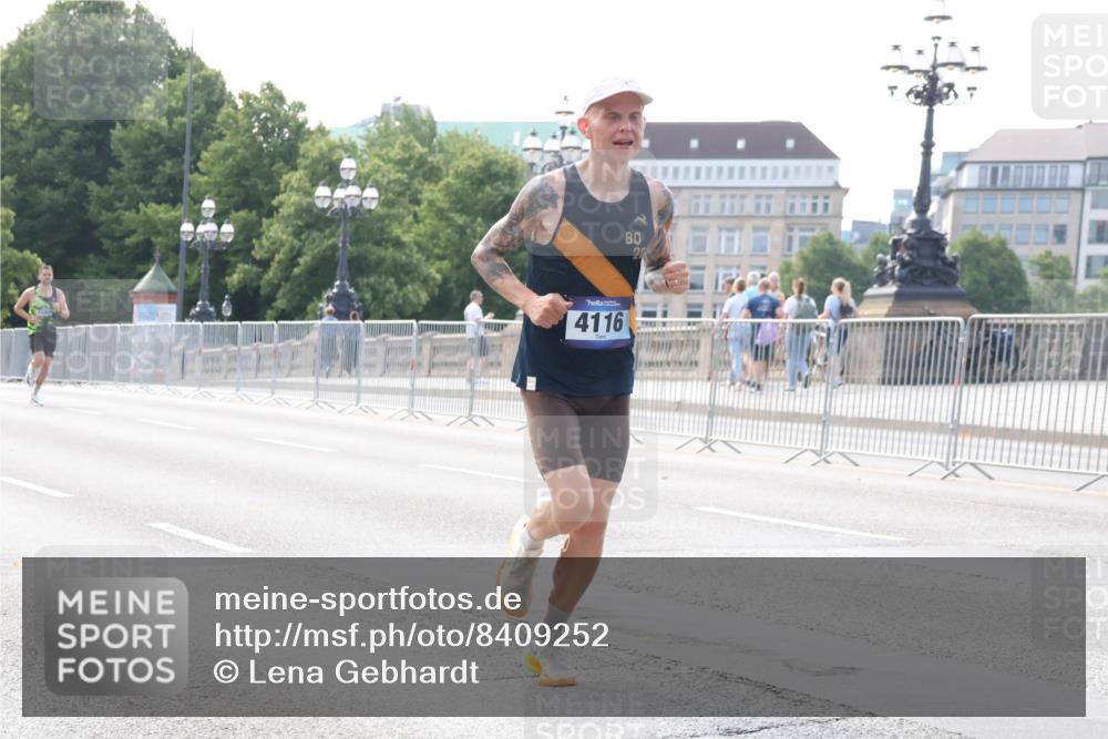 29.06.2025 - hella hamburg halbmarathon Lena Gebhardt http://msf.ph/oto/8409252 29.06.2025 09:38:11 Lombardsbrücke 4116, 22, 45, 50, 3944, 4116, 12673 meine-sportfotos.de