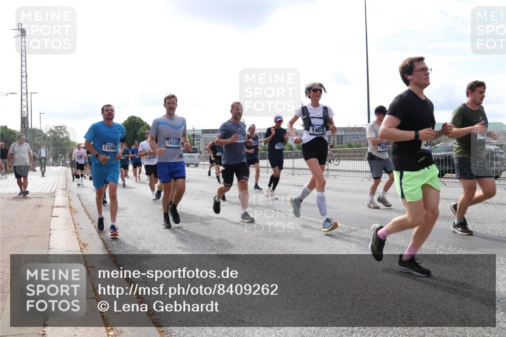 29.06.2025 - hella hamburg halbmarathon Lena Gebhardt http://msf.ph/oto/8409262 29.06.2025 10:16:56 Lombardsbrücke 13365, 15, 10320, 17527, 1403, 34, 7924, 1117, 1137, 1240, 1298, 1331, 1348, 1356, 1403, 1553, 1602, 1825, 2225, 2347, 2908, 2912, 3088, 3156, 3176, 3210, 3450, 3484, 3622, 3687, 4478, 5036, 5037, 5390, 5929, 5930, 5995, 6328, 6488, 6742, 6941, 6948, 7114, 7115, 7158, 7257, 7345, 7358, 7360, 7376, 7924, 7928, 8253, 8263, 8295, 8317, 8513, 8558, 8619, 8707, 8847, 8857, 8983, 9091, 9208, 9332, 9492, 9664, 9676, 10076, 10232 meine-sportfotos.de