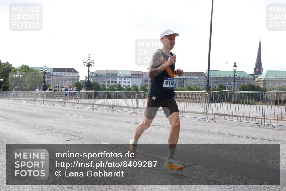 29.06.2025 - hella hamburg halbmarathon Lena Gebhardt http://msf.ph/oto/8409287 29.06.2025 09:38:12 Lombardsbrücke 4116, 45, 50, 3944, 4116, 12673 meine-sportfotos.de