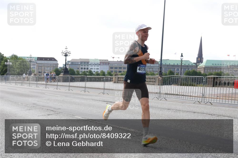 29.06.2025 - hella hamburg halbmarathon Lena Gebhardt http://msf.ph/oto/8409322 29.06.2025 09:38:12 Lombardsbrücke 4116, 45, 50, 3944, 4116, 12673 meine-sportfotos.de