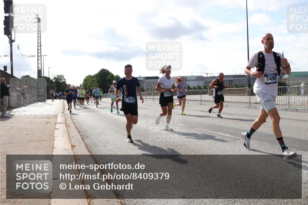 29.06.2025 - hella hamburg halbmarathon Lena Gebhardt http://msf.ph/oto/8409379 29.06.2025 09:50:01 Lombardsbrücke 1615, 14560, 7495, 1343, 1445, 1615, 1675, 1800, 1803, 1975, 2324, 2415, 2573, 2949, 3136, 3282, 3332, 3431, 3530, 4303, 4318, 4425, 4528, 4823, 5248, 5409, 5436, 6095, 6123, 6682, 6704, 7229, 7495, 7774, 7796, 8370, 8465, 8629, 8925, 9264, 9265, 9294, 9296, 9302, 9686, 9711, 9914, 9979, 10680, 10894, 10930, 11765, 11767, 12292, 12327, 12540, 12554, 12839, 12895, 13141, 13457, 13725, 13800, 14077, 14204, 14374, 14560, 14629, 14688, 14789, 15094 meine-sportfotos.de