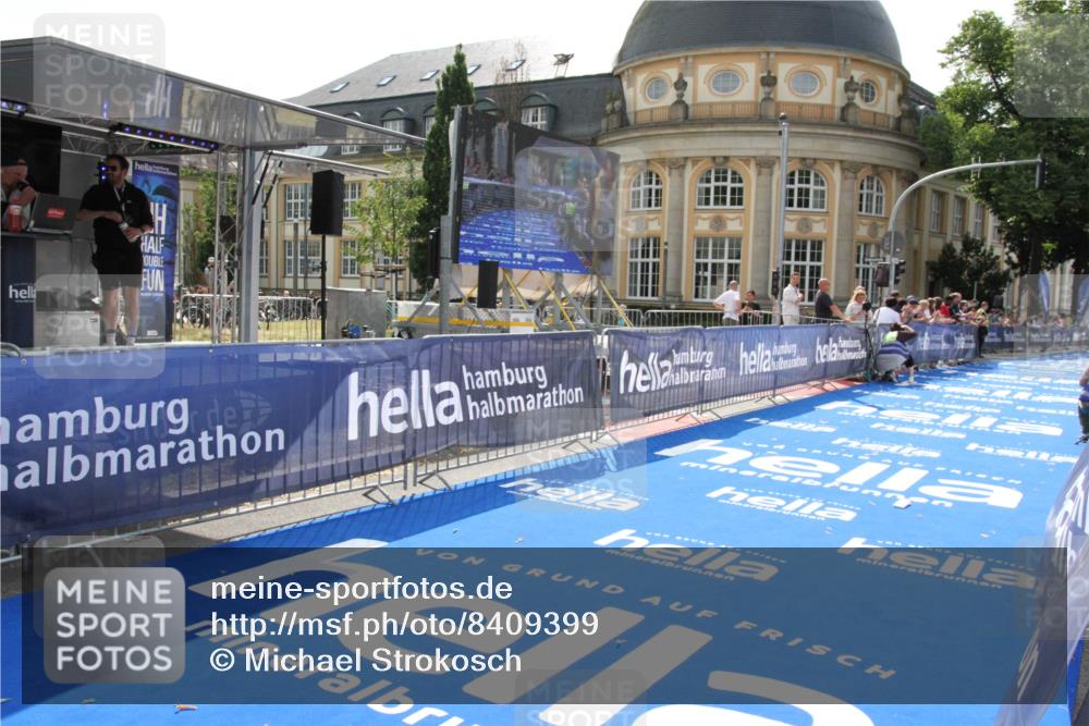 29.06.2025 - hella hamburg halbmarathon Michael Strokosch http://msf.ph/oto/8409399 29.06.2025 10:03:02 Ziel 7, 9 meine-sportfotos.de
