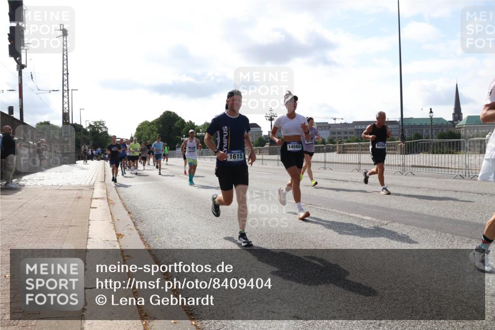 29.06.2025 - hella hamburg halbmarathon Lena Gebhardt http://msf.ph/oto/8409404 29.06.2025 09:50:01 Lombardsbrücke 1615, 14560, 1343, 1445, 1615, 1675, 1800, 1803, 1975, 2324, 2415, 2573, 2949, 3136, 3282, 3332, 3431, 3530, 4303, 4318, 4425, 4528, 4823, 5248, 5409, 5436, 6095, 6123, 6682, 6704, 7229, 7495, 7774, 7796, 8370, 8465, 8629, 8925, 9264, 9265, 9294, 9296, 9302, 9686, 9711, 9914, 9979, 10680, 10894, 10930, 11765, 11767, 12292, 12327, 12540, 12554, 12839, 12895, 13141, 13457, 13725, 13800, 14077, 14204, 14374, 14560, 14629, 14688, 14789, 15094 meine-sportfotos.de