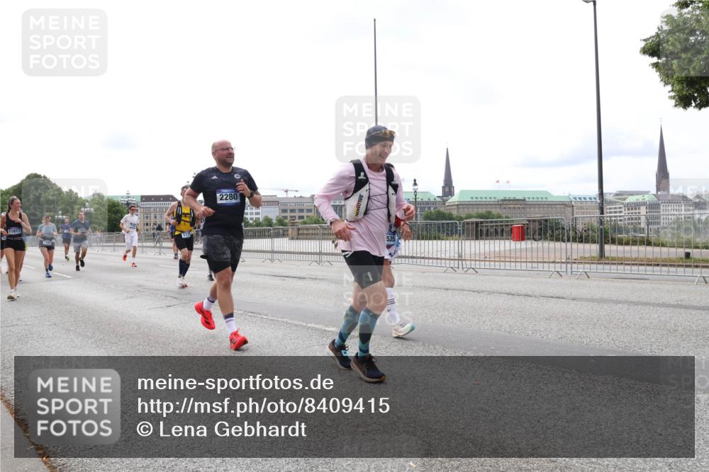 29.06.2025 - hella hamburg halbmarathon Lena Gebhardt http://msf.ph/oto/8409415 29.06.2025 10:24:58 Lombardsbrücke 11817, 1353, 2280, 535, 1352, 1395, 1740, 2000, 2108, 2249, 2280, 2944, 3053, 3099, 3113, 3132, 3421, 3920, 3961, 3963, 4008, 4010, 4111, 4221, 4444, 5126, 5138, 5814, 5829, 5830, 6261, 6570, 7778, 8083, 8962, 9573, 10907, 11400, 11651, 11816, 11817, 11921, 12070, 12303, 13111, 13113, 13638, 14086, 14649, 14898, 15124, 15153, 15679, 15942, 15975, 17185, 17535, 17954, 18194, 18198 meine-sportfotos.de