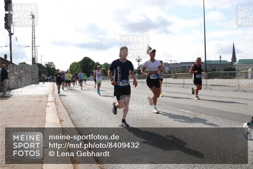 29.06.2025 - hella hamburg halbmarathon Lena Gebhardt http://msf.ph/oto/8409432 29.06.2025 09:50:02 Lombardsbrücke 1615, 14560, 1343, 1445, 1615, 1675, 1800, 1803, 1975, 2324, 2415, 2573, 2949, 3136, 3282, 3332, 3431, 3530, 4303, 4318, 4425, 4528, 4823, 5248, 5409, 5436, 6095, 6123, 6682, 6704, 7229, 7495, 7774, 7796, 8370, 8465, 8629, 8925, 9264, 9265, 9294, 9296, 9302, 9686, 9711, 9914, 9979, 10680, 10894, 10930, 11765, 11767, 12292, 12327, 12540, 12554, 12839, 12895, 13141, 13457, 13725, 13800, 14077, 14204, 14374, 14560, 14688, 14789, 15094 meine-sportfotos.de