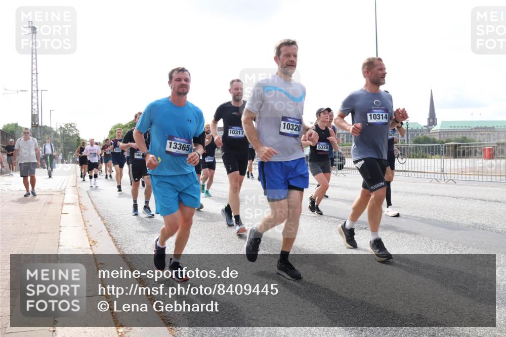 29.06.2025 - hella hamburg halbmarathon Lena Gebhardt http://msf.ph/oto/8409445 29.06.2025 10:16:57 Lombardsbrücke 146, 13365, 10926, 19, 10317, 10320, 6328, 10314, 527, 1083, 1117, 1137, 1240, 1298, 1331, 1348, 1356, 1403, 1553, 1602, 1825, 2225, 2347, 2908, 2912, 3088, 3156, 3176, 3210, 3450, 3464, 3466, 3484, 3622, 3687, 4478, 5023, 5036, 5037, 5390, 5929, 5930, 5995, 6328, 6488, 6742, 6941, 6948, 7114, 7115, 7158, 7257, 7345, 7358, 7360, 7376, 7924, 7928, 8253, 8263, 8295, 8317, 8513, 8558, 8619, 8707, 8847, 8857, 8983, 9091, 9208, 9332, 9492, 9664, 9676, 10076, 10232 meine-sportfotos.de