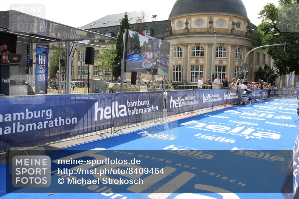29.06.2025 - hella hamburg halbmarathon Michael Strokosch http://msf.ph/oto/8409464 29.06.2025 10:03:08 Ziel 9, 23 meine-sportfotos.de