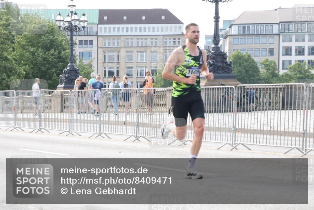 29.06.2025 - hella hamburg halbmarathon Lena Gebhardt http://msf.ph/oto/8409471 29.06.2025 09:38:17 Lombardsbrücke 11409, 45, 50, 3944, 4116, 11409, 12673 meine-sportfotos.de