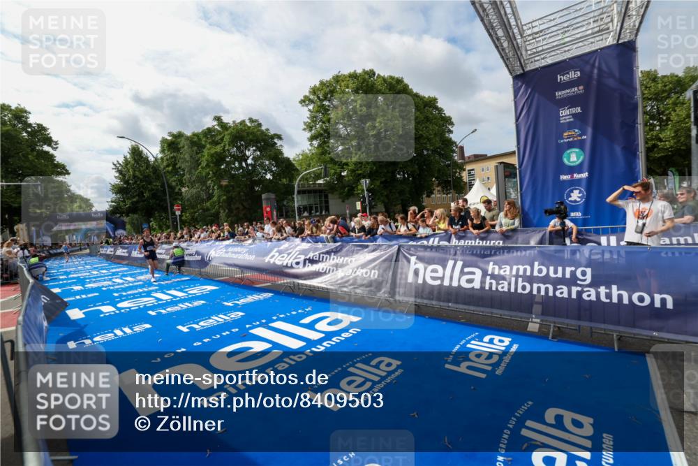 29.06.2025 - hella hamburg halbmarathon Zöllner http://msf.ph/oto/8409503 29.06.2025 10:19:25 Ziel 2659, 13016 meine-sportfotos.de