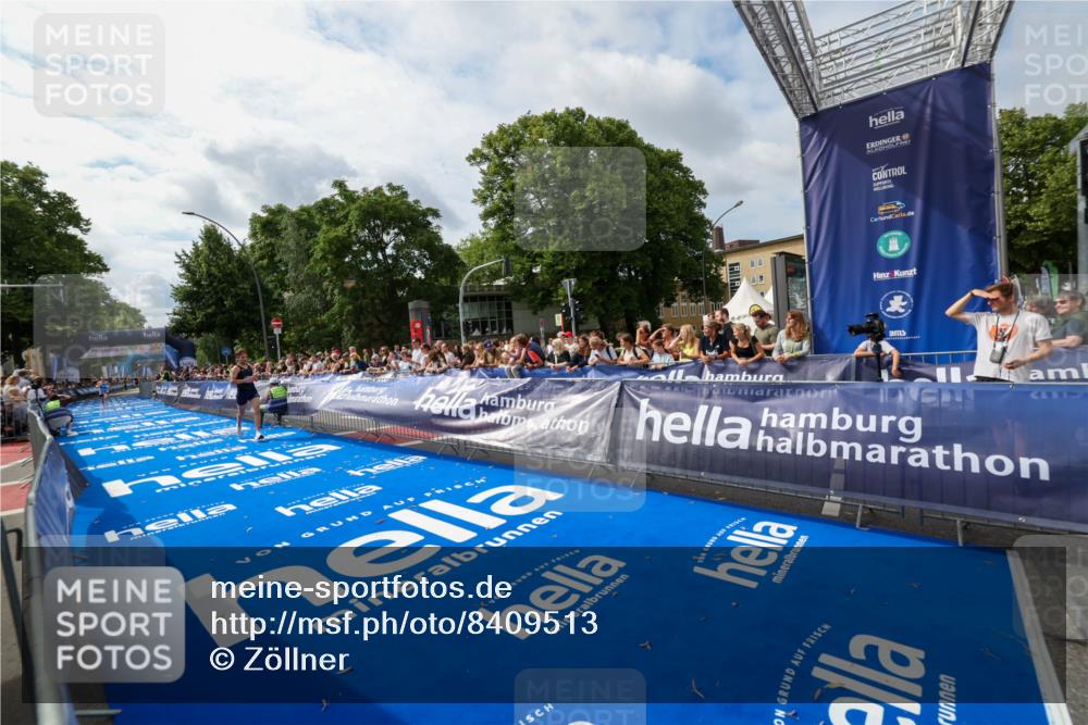 29.06.2025 - hella hamburg halbmarathon Zöllner http://msf.ph/oto/8409513 29.06.2025 10:19:25 Ziel 2659, 13016 meine-sportfotos.de