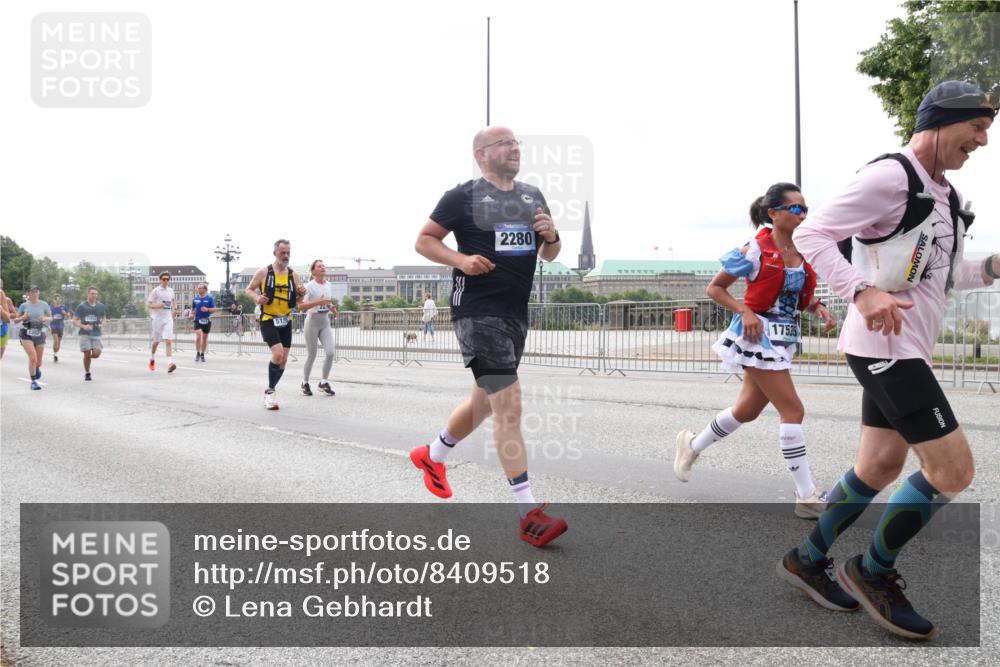 29.06.2025 - hella hamburg halbmarathon Lena Gebhardt http://msf.ph/oto/8409518 29.06.2025 10:24:59 Lombardsbrücke 1357, 2280, 17535, 1352, 1395, 1740, 2000, 2108, 2249, 2280, 2944, 3053, 3099, 3113, 3132, 3421, 3920, 3961, 3963, 4008, 4010, 4111, 4221, 4444, 5126, 5138, 5564, 5814, 5829, 5830, 6261, 6570, 7778, 8083, 8962, 9573, 9927, 10907, 11400, 11651, 11816, 11817, 11921, 12070, 12303, 13111, 13113, 13638, 14086, 14649, 14898, 15124, 15153, 15679, 15942, 15975, 17185, 17535, 17954, 18194, 18198 meine-sportfotos.de