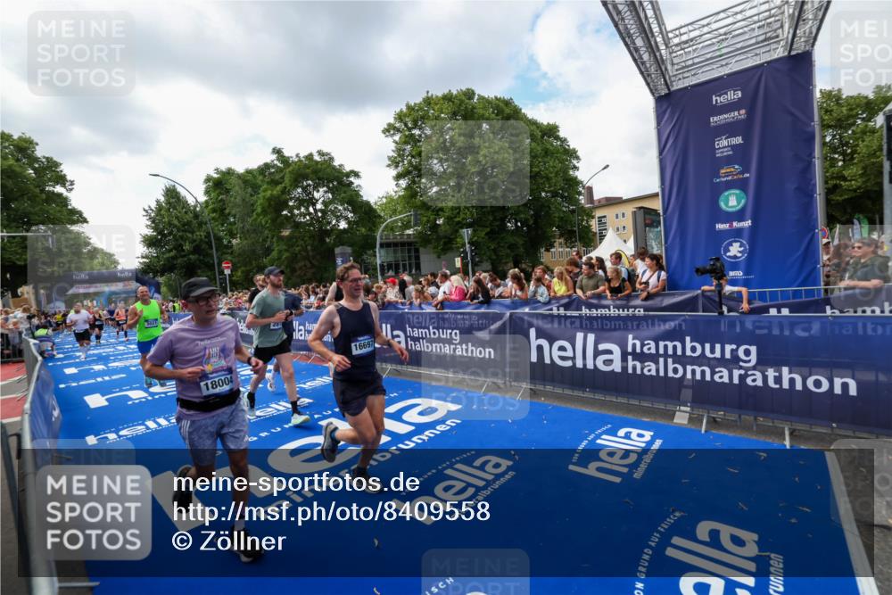29.06.2025 - hella hamburg halbmarathon Zöllner http://msf.ph/oto/8409558 29.06.2025 10:44:12 Ziel 1391, 2816, 3021, 4999, 5231, 9633, 10193, 10930, 12159, 13123, 14686, 14687, 15225, 15280, 16506, 16648, 16697, 17748, 17977, 18004, 18691 meine-sportfotos.de