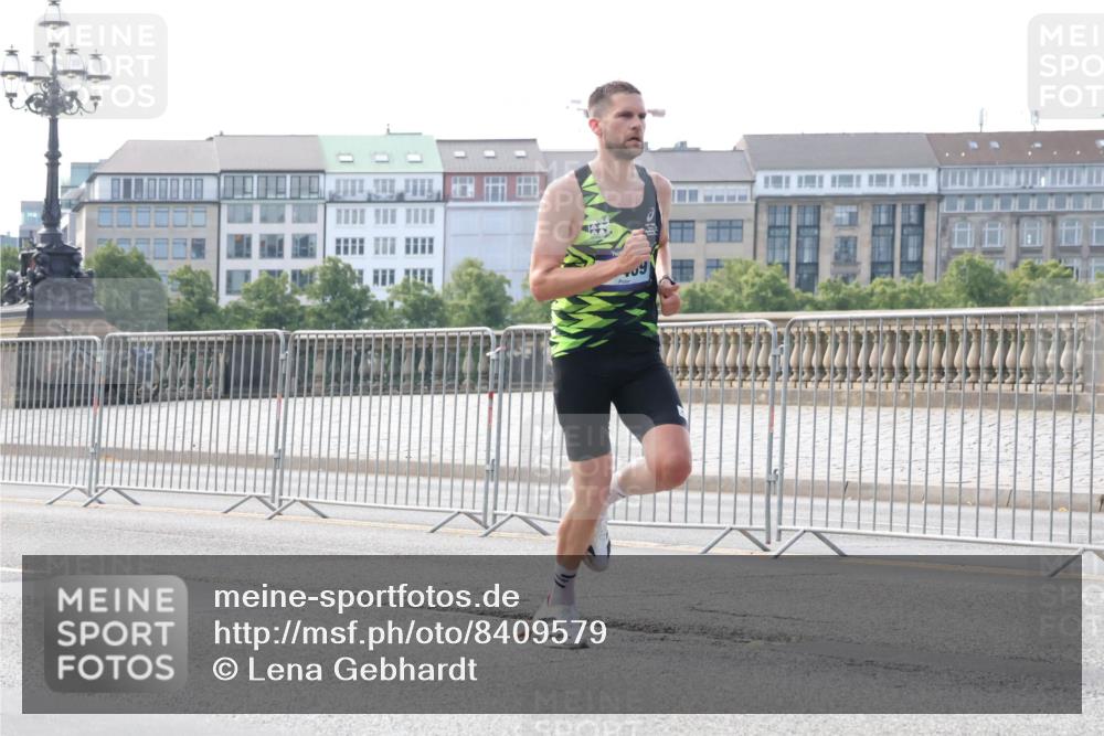 29.06.2025 - hella hamburg halbmarathon Lena Gebhardt http://msf.ph/oto/8409579 29.06.2025 09:38:18 Lombardsbrücke 45, 50, 3944, 4116, 11409, 12673 meine-sportfotos.de