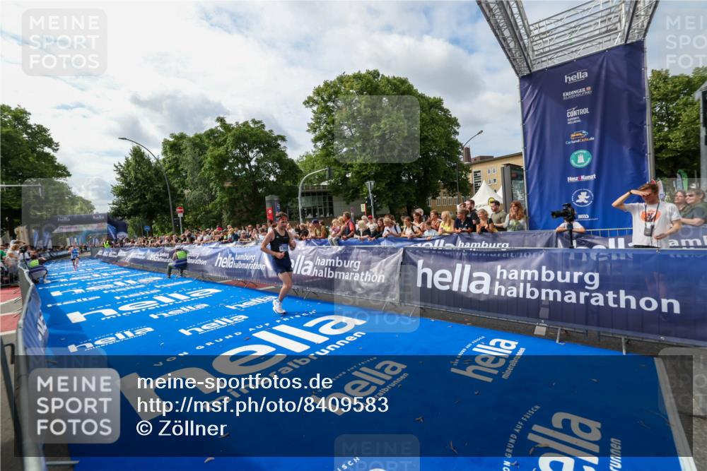 29.06.2025 - hella hamburg halbmarathon Zöllner http://msf.ph/oto/8409583 29.06.2025 10:19:27 Ziel 2659, 13016 meine-sportfotos.de