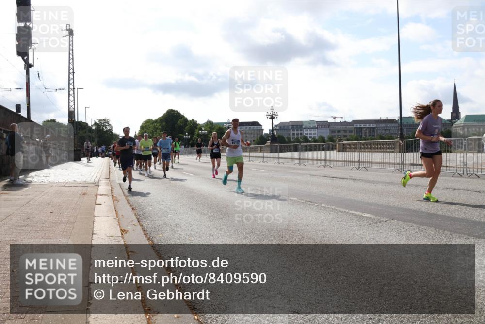 29.06.2025 - hella hamburg halbmarathon Lena Gebhardt http://msf.ph/oto/8409590 29.06.2025 09:50:03 Lombardsbrücke 15351, 1343, 1445, 1615, 1675, 1800, 1803, 1975, 2324, 2415, 2573, 2949, 3136, 3282, 3332, 3431, 3530, 4303, 4318, 4425, 4528, 4823, 5248, 5409, 5436, 6095, 6123, 6682, 6704, 7229, 7495, 7774, 7796, 8370, 8465, 8629, 8925, 9264, 9265, 9294, 9296, 9302, 9686, 9711, 9914, 9979, 10680, 10894, 10930, 11765, 11767, 12292, 12327, 12540, 12554, 12839, 12895, 13141, 13457, 13725, 13800, 14077, 14204, 14374, 14560, 14688, 14789, 15094 meine-sportfotos.de