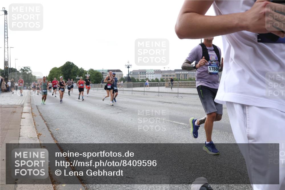 29.06.2025 - hella hamburg halbmarathon Lena Gebhardt http://msf.ph/oto/8409596 29.06.2025 10:04:17 Lombardsbrücke 17880, 1032, 1213, 1355, 1377, 1674, 2011, 2852, 2979, 3488, 3994, 4095, 4488, 4587, 5058, 5354, 5363, 5365, 5613, 5976, 6142, 6706, 6709, 7017, 7306, 7485, 8177, 8217, 8421, 8422, 8423, 8469, 9489, 9526, 9899, 10213, 10756, 10962, 11511, 11582, 11614, 12004, 12005, 12336, 12653, 12998, 13173, 13583, 13625, 14340, 14436, 14917, 15520, 15525, 15678, 16099, 16113, 16128, 16145, 16753, 16989, 17071, 17098, 17113, 17437 meine-sportfotos.de