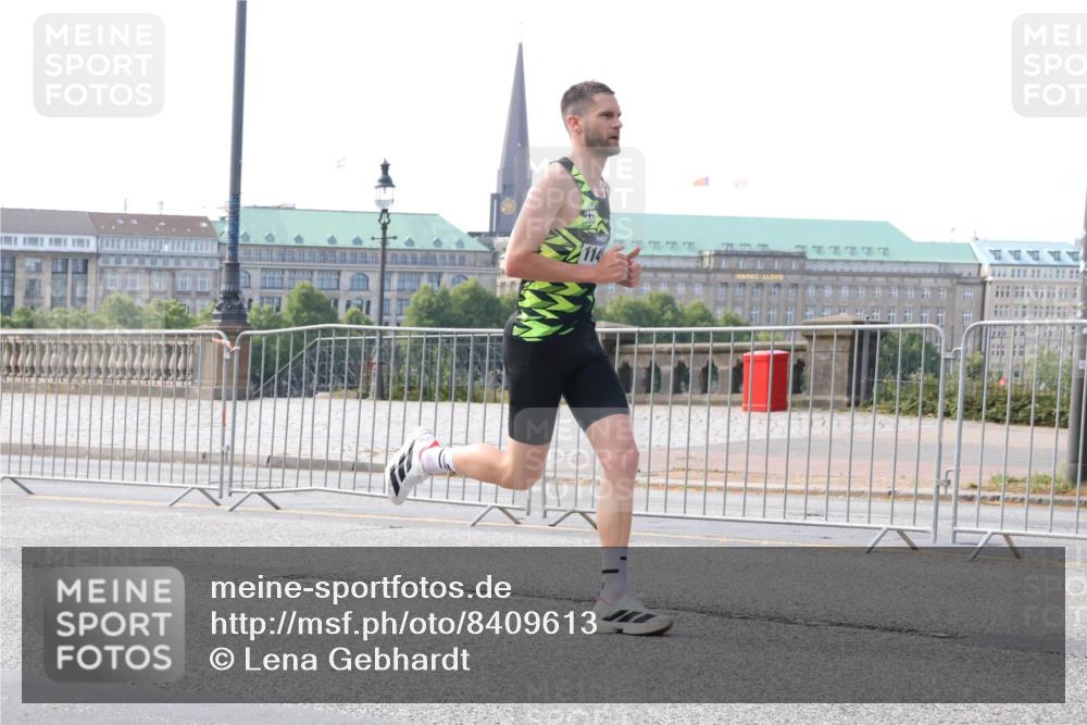 29.06.2025 - hella hamburg halbmarathon Lena Gebhardt http://msf.ph/oto/8409613 29.06.2025 09:38:19 Lombardsbrücke 114, 45, 50, 3944, 4116, 11409, 11864, 12673 meine-sportfotos.de