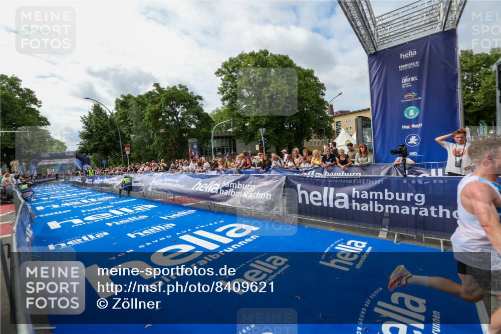 29.06.2025 - hella hamburg halbmarathon Zöllner http://msf.ph/oto/8409621 29.06.2025 10:19:33 Ziel 2659 meine-sportfotos.de