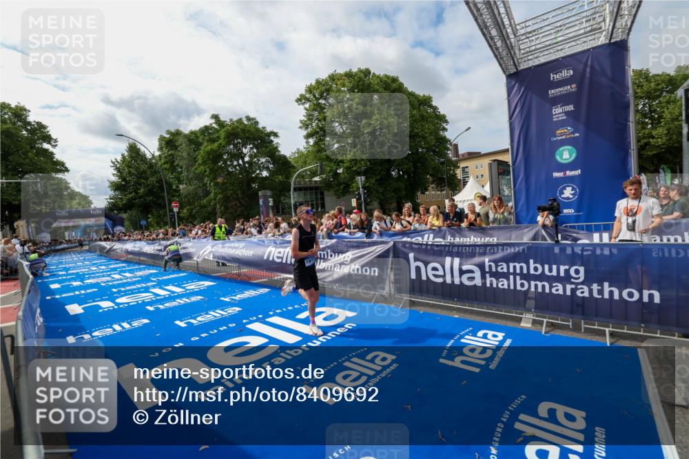 29.06.2025 - hella hamburg halbmarathon Zöllner http://msf.ph/oto/8409692 29.06.2025 10:19:44 Ziel 19108 meine-sportfotos.de