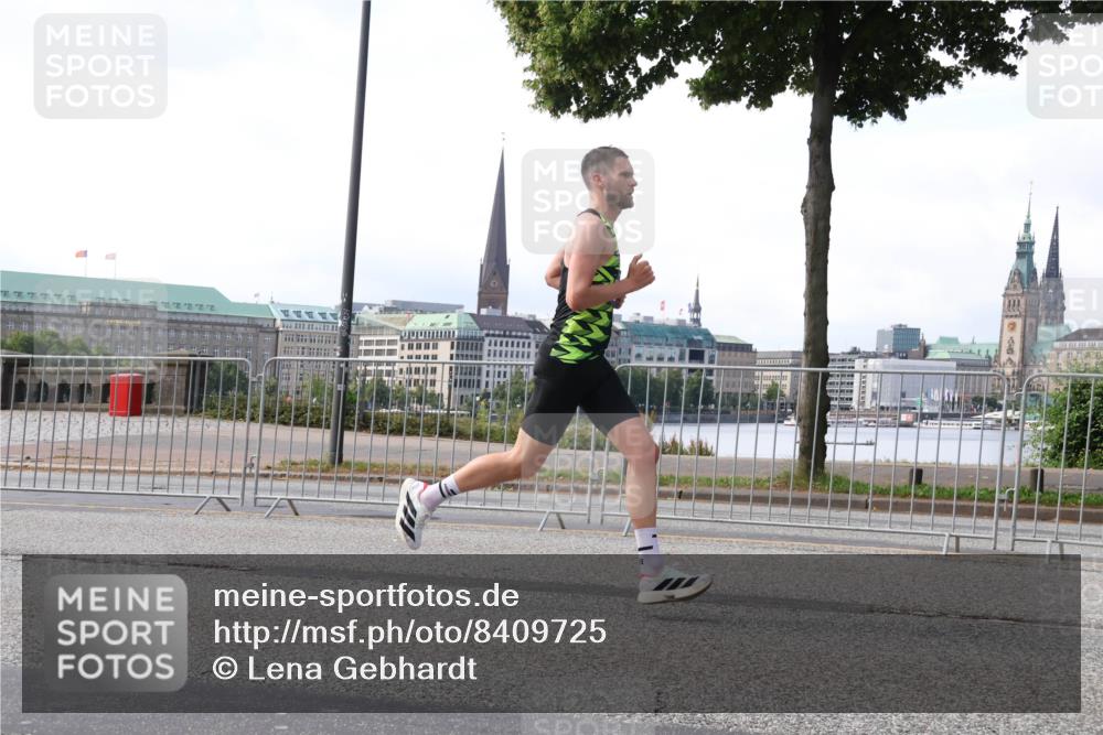 29.06.2025 - hella hamburg halbmarathon Lena Gebhardt http://msf.ph/oto/8409725 29.06.2025 09:38:20 Lombardsbrücke 45, 50, 3944, 4116, 11409, 11864, 12673 meine-sportfotos.de