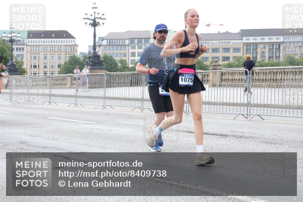 29.06.2025 - hella hamburg halbmarathon Lena Gebhardt http://msf.ph/oto/8409738 29.06.2025 10:04:18 Lombardsbrücke 1075, 1032, 1213, 1355, 1377, 1674, 2011, 2852, 2979, 3488, 3994, 4095, 4146, 4488, 4587, 5058, 5354, 5363, 5365, 5613, 5976, 6142, 6706, 6709, 7017, 7306, 7485, 8177, 8217, 8421, 8422, 8423, 8469, 9489, 9526, 9899, 10213, 10756, 10962, 11511, 11582, 11614, 12004, 12005, 12336, 12653, 12998, 13173, 13583, 13625, 14340, 14436, 14917, 15520, 15525, 15678, 16099, 16113, 16128, 16145, 16753, 16989, 17071, 17098, 17113, 17437 meine-sportfotos.de