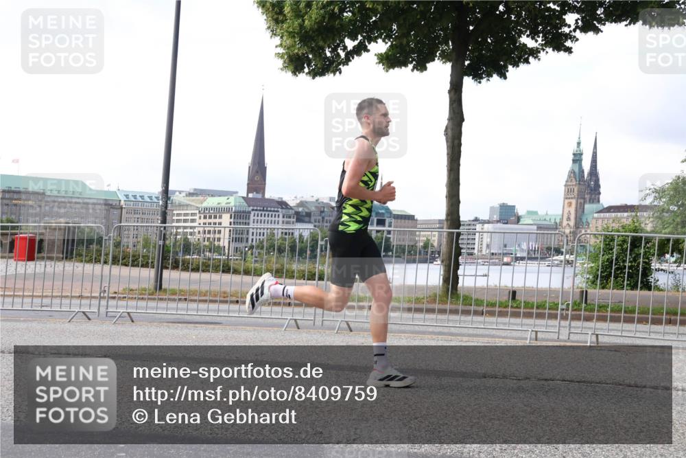 29.06.2025 - hella hamburg halbmarathon Lena Gebhardt http://msf.ph/oto/8409759 29.06.2025 09:38:20 Lombardsbrücke 45, 50, 3944, 4116, 11409, 11864, 12673 meine-sportfotos.de