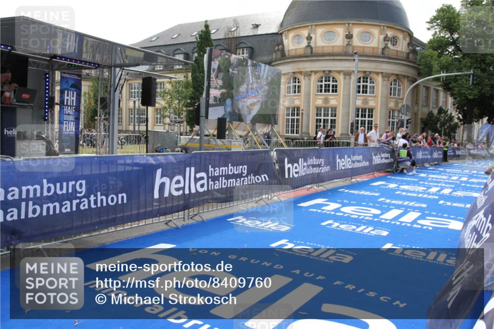 29.06.2025 - hella hamburg halbmarathon Michael Strokosch http://msf.ph/oto/8409760 29.06.2025 10:04:36 Ziel 58 meine-sportfotos.de