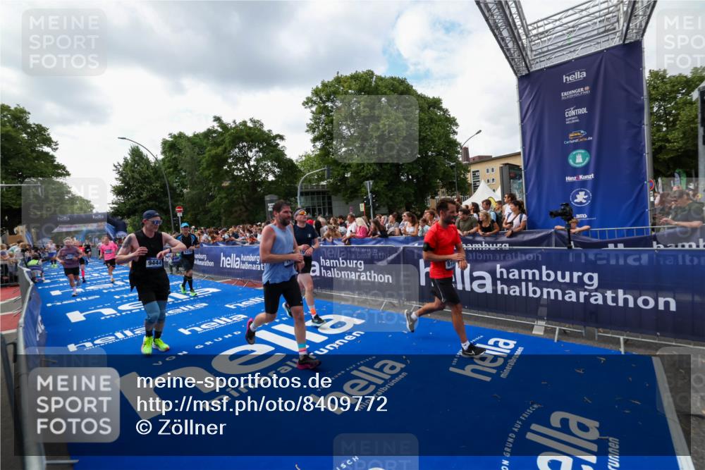 29.06.2025 - hella hamburg halbmarathon Zöllner http://msf.ph/oto/8409772 29.06.2025 10:44:23 Ziel 1220, 1413, 1415, 1902, 5275, 5884, 7191, 8722, 9444, 12528, 16316, 16547, 16803, 16893 meine-sportfotos.de