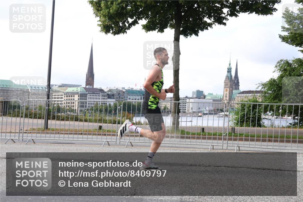 29.06.2025 - hella hamburg halbmarathon Lena Gebhardt http://msf.ph/oto/8409797 29.06.2025 09:38:20 Lombardsbrücke 45, 50, 3944, 4116, 11409, 11864, 12673 meine-sportfotos.de