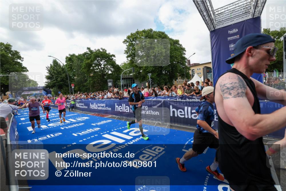 29.06.2025 - hella hamburg halbmarathon Zöllner http://msf.ph/oto/8409801 29.06.2025 10:44:24 Ziel 1220, 1413, 1415, 1902, 5275, 7191, 8722, 9444, 12528, 16547, 16803, 16893, 18806 meine-sportfotos.de