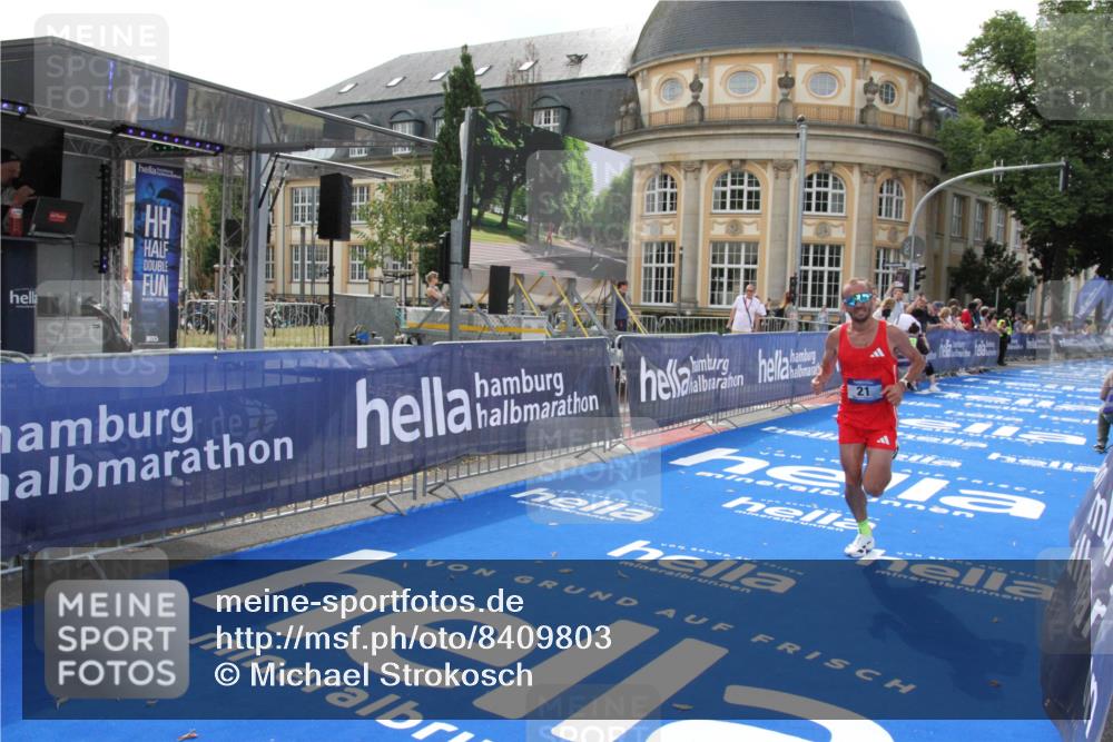 29.06.2025 - hella hamburg halbmarathon Michael Strokosch http://msf.ph/oto/8409803 29.06.2025 10:05:14 Ziel 21, 20052, 20518 meine-sportfotos.de
